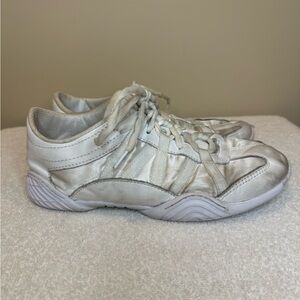 Nfinity Evolution women’s cheer shoes
